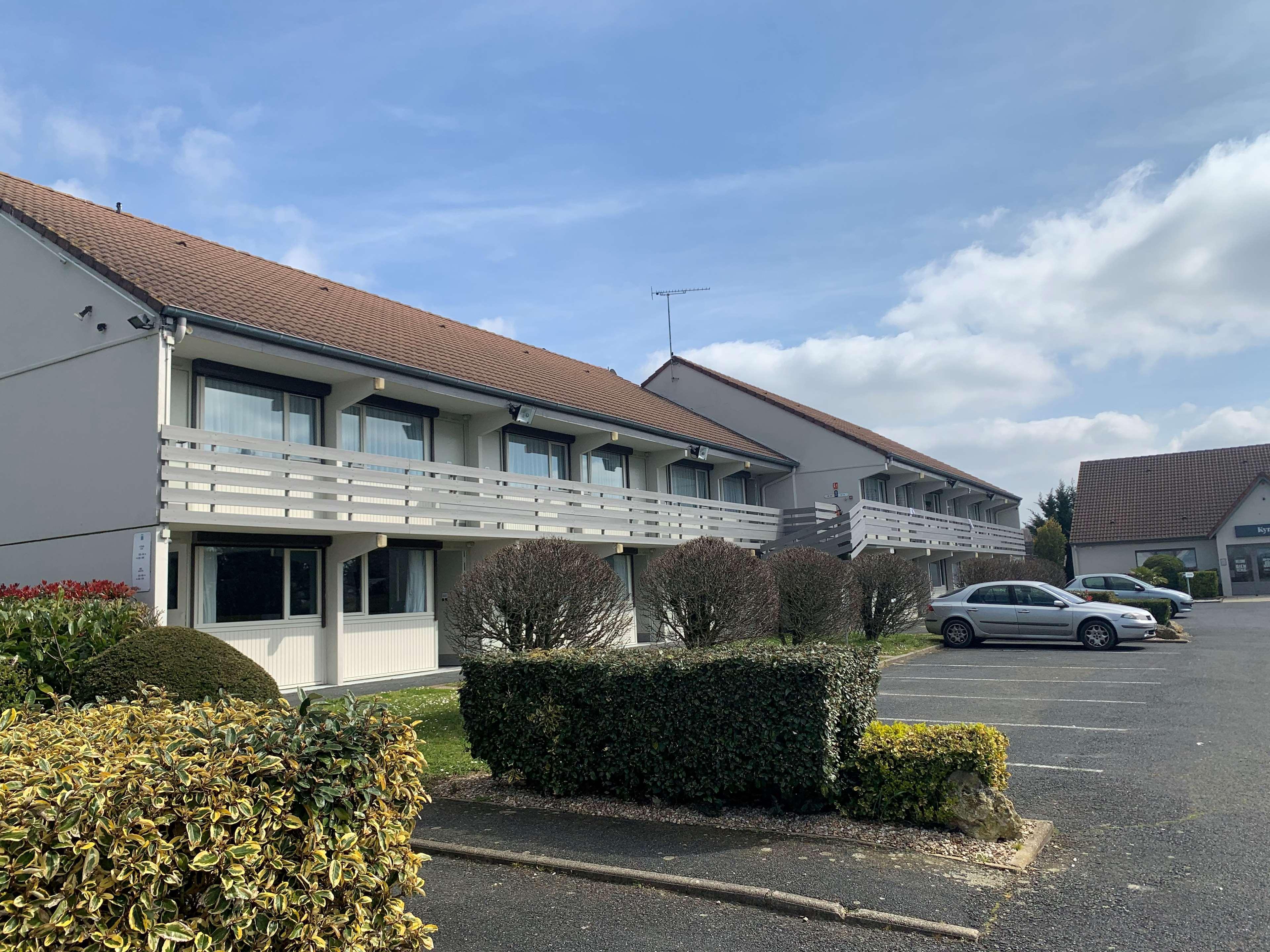 Kyriad Chateauroux - Saint-Maur Екстериор снимка